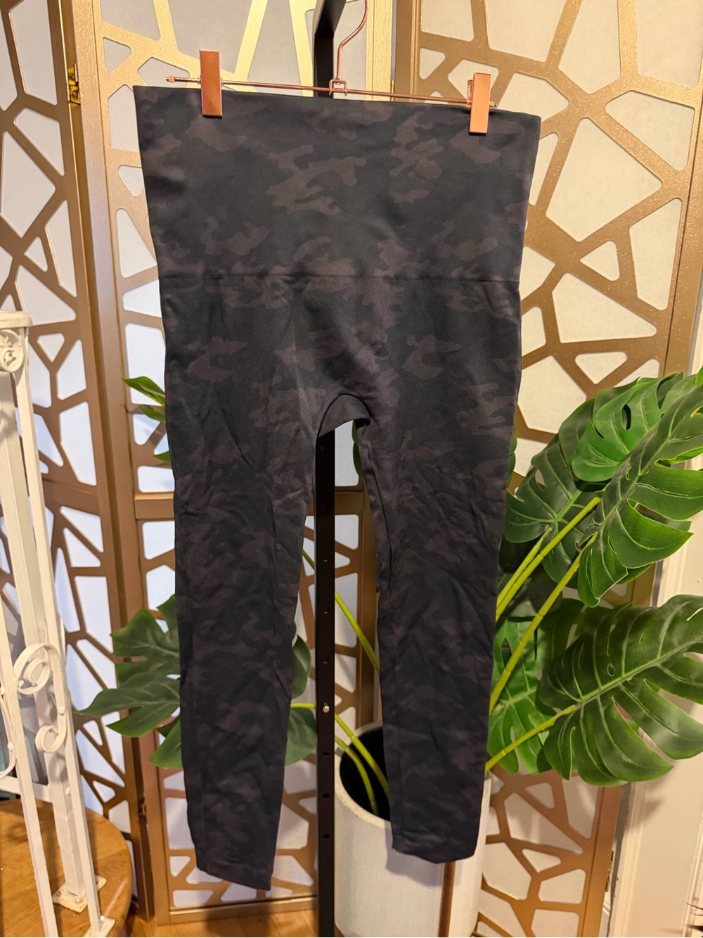 SPANX Look At Me Now High-Waisted Leggings Black Camo